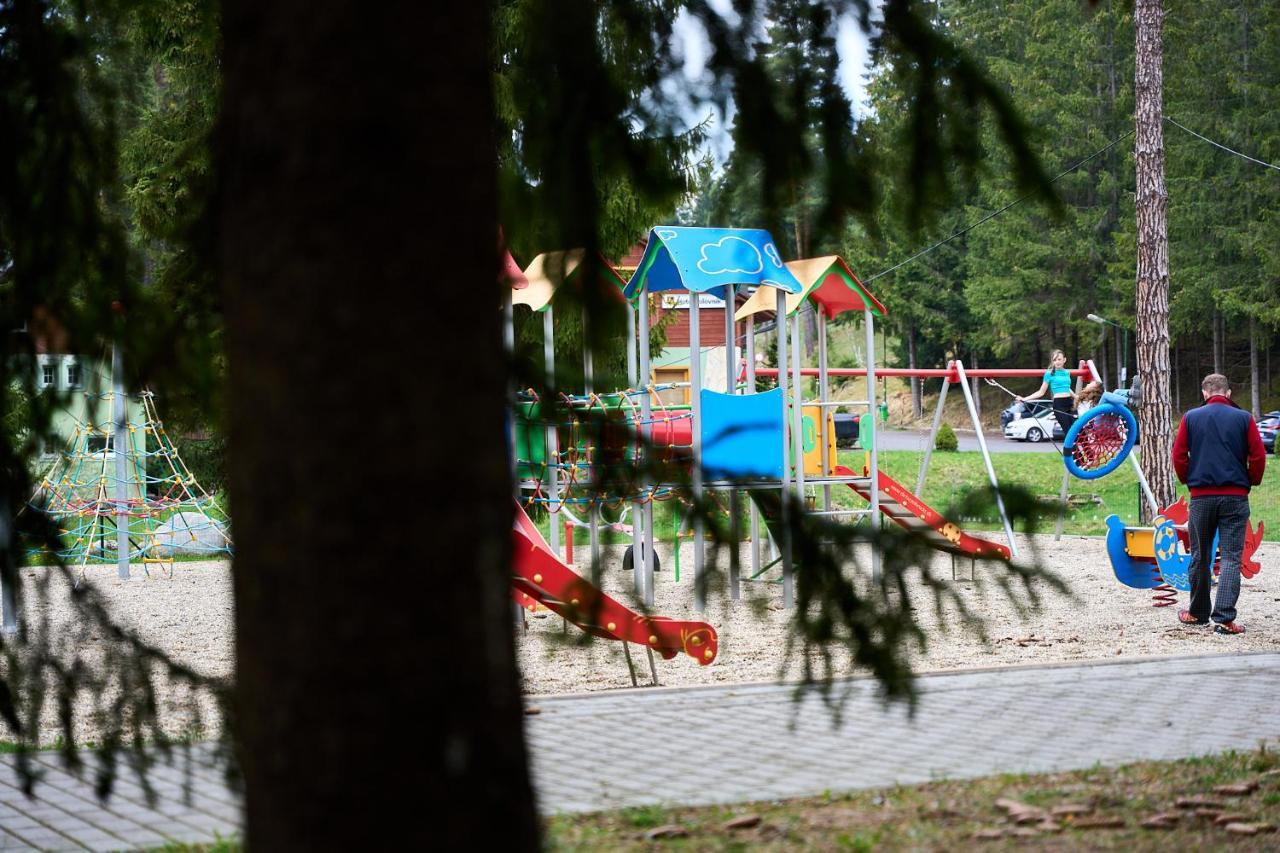 Lovely 1-Bedroom Vacation Home With Free Parking Demanovska Dolina Bagian luar foto