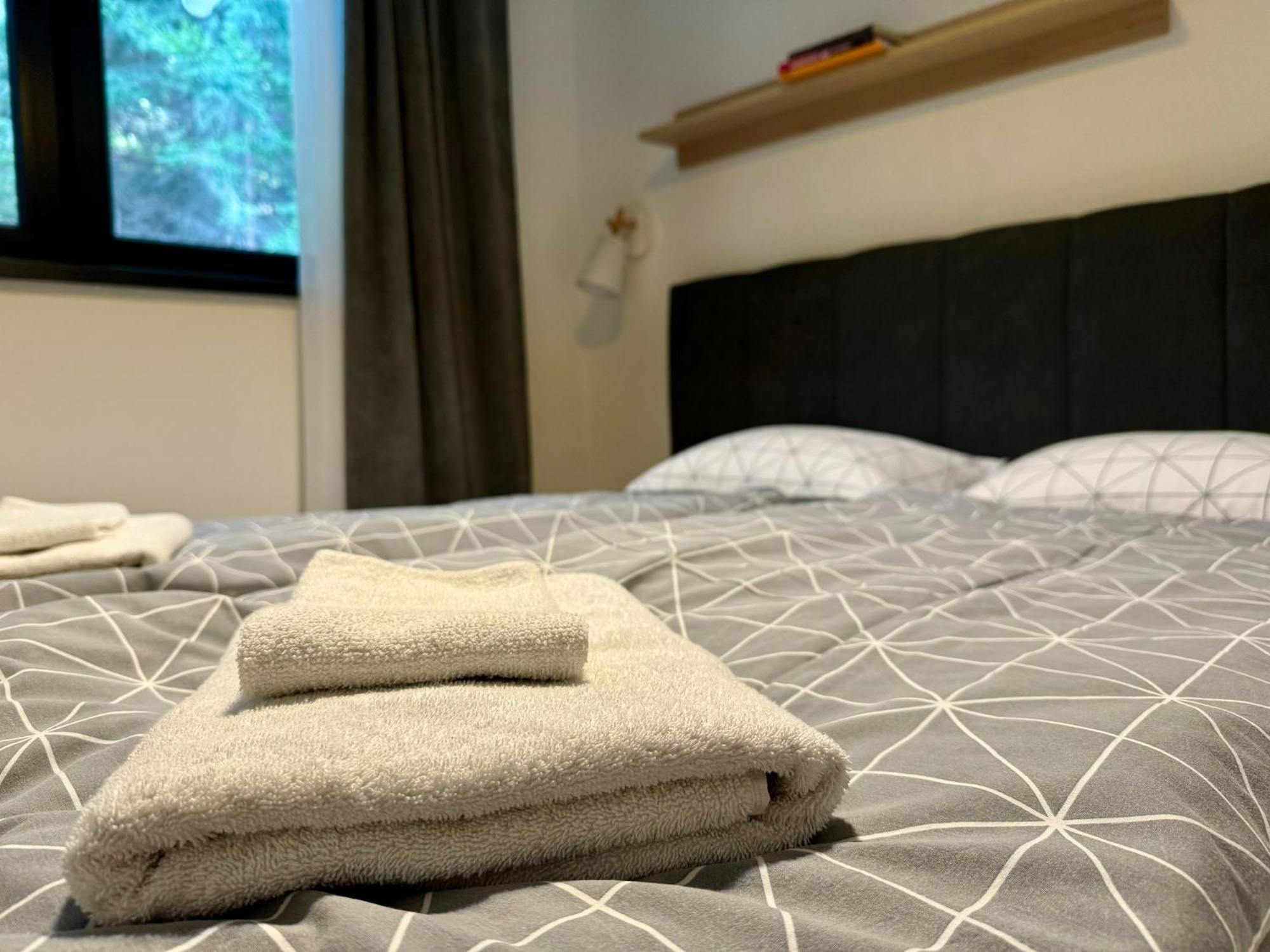 Lovely 1-Bedroom Vacation Home With Free Parking Demanovska Dolina Bagian luar foto