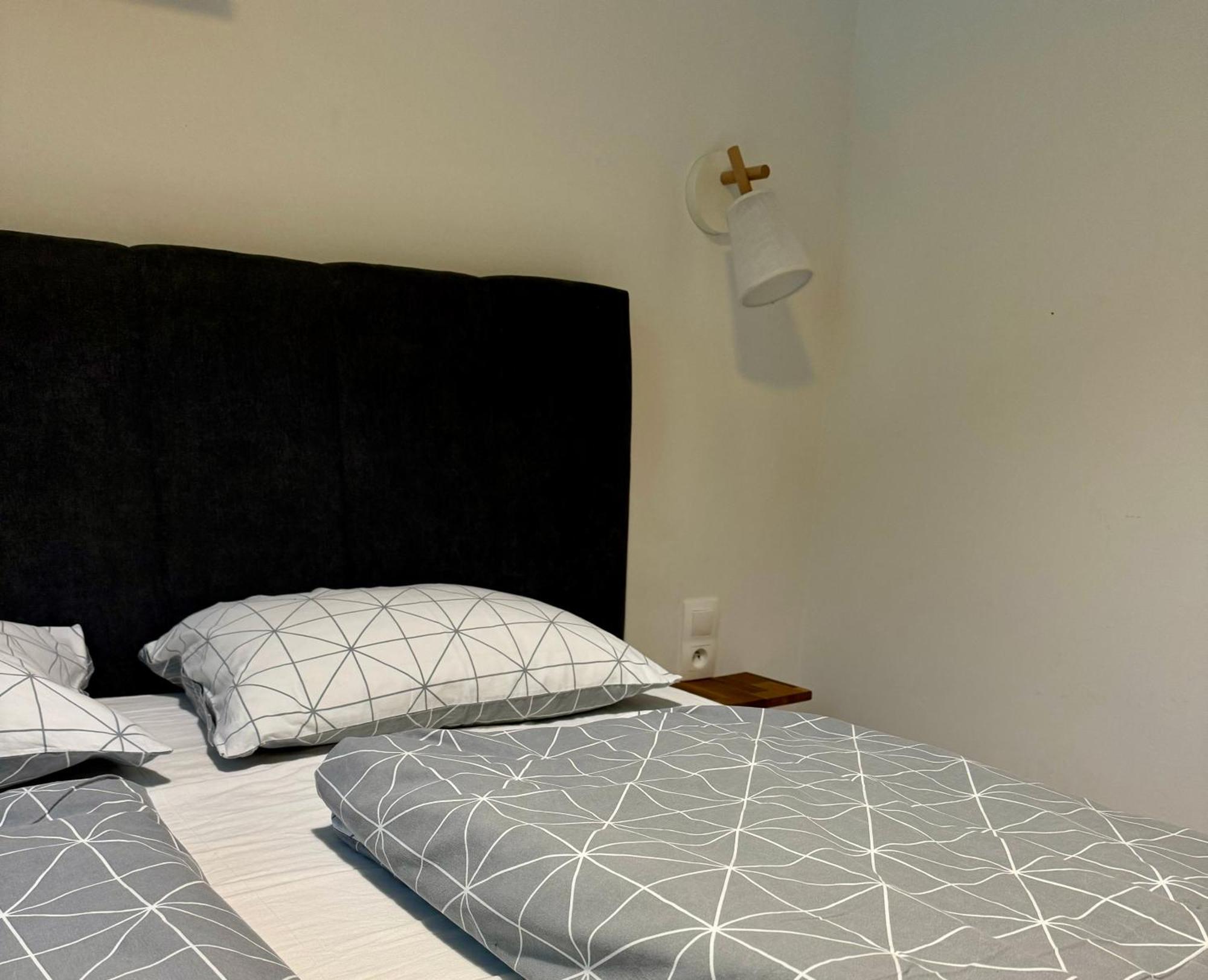 Lovely 1-Bedroom Vacation Home With Free Parking Demanovska Dolina Bagian luar foto