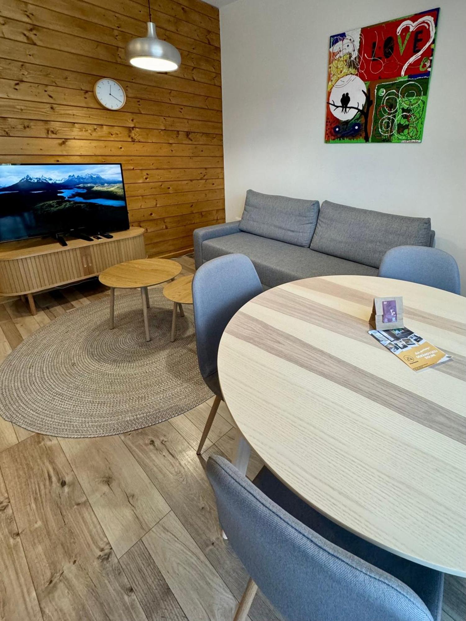 Lovely 1-Bedroom Vacation Home With Free Parking Demanovska Dolina Bagian luar foto