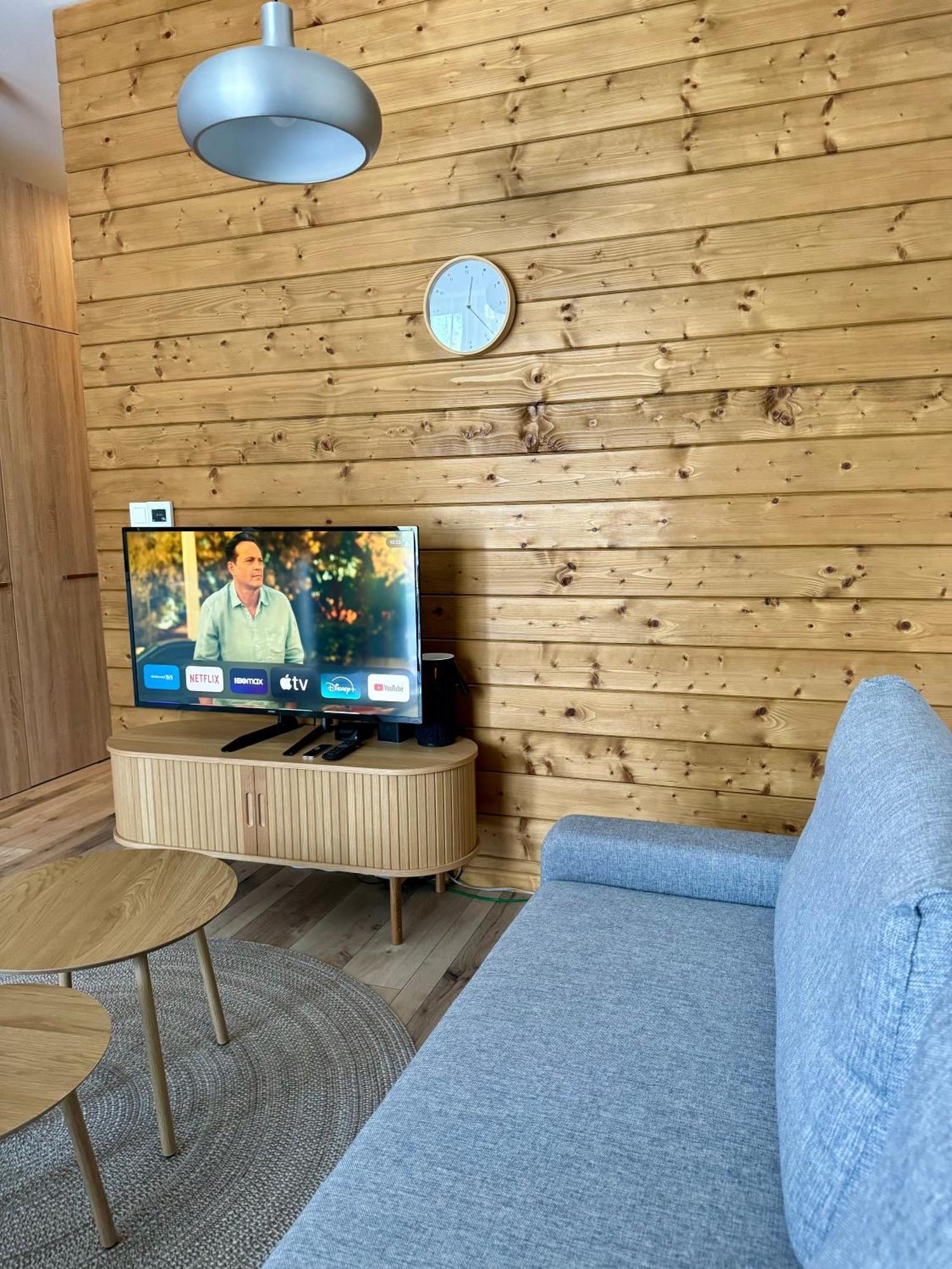 Lovely 1-Bedroom Vacation Home With Free Parking Demanovska Dolina Bagian luar foto